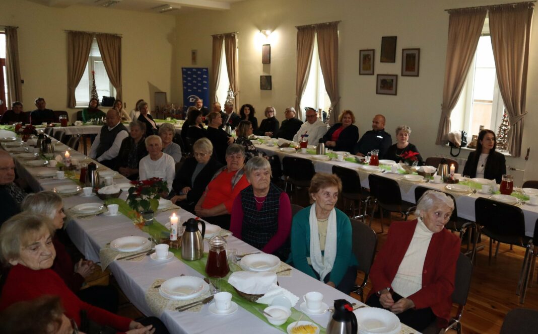 Wspólna wigilia w Łubnicach. Przy świątecznym stole spotkały się osoby samotne