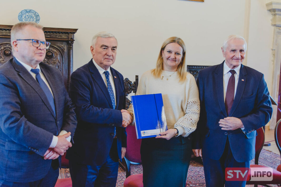 Popłynie euro dla LGD. Umowy podpisano w Sandomierzu