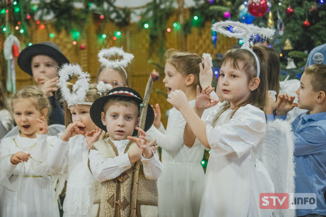 Najmłodsi artyści z gminy Samborzec wystawili przepiękne jasełka w Złotej