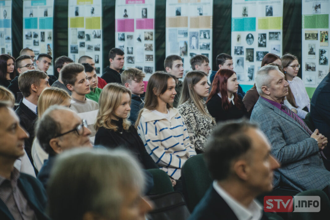 Wystawa o Polakach nieznanych w kraju znanych na świecie. Sandomierski „Rolnik” zaprasza do zwiedzania ekspozycji