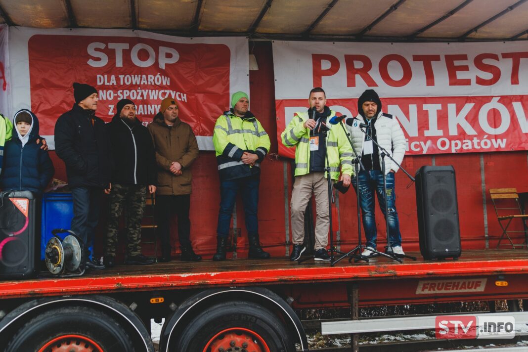 300 traktorów na ulicach Sandomierza. Rolnicza branża protestowała