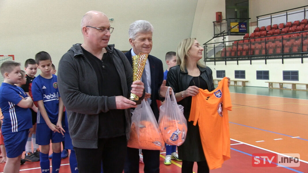 Za nami 17. edycja Opatowskiej Ligi Futsalu. Grali starsi i młodsi