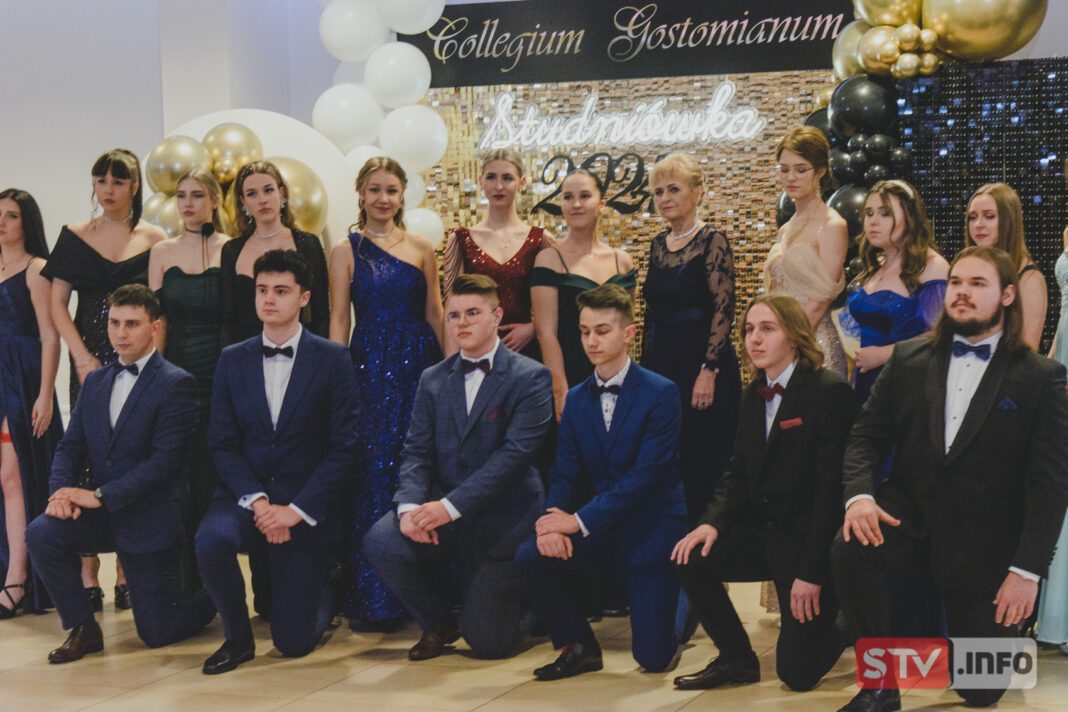 Piękny i niezapomniany bal I sandomierskiego  LO. Bawili się do białego rana