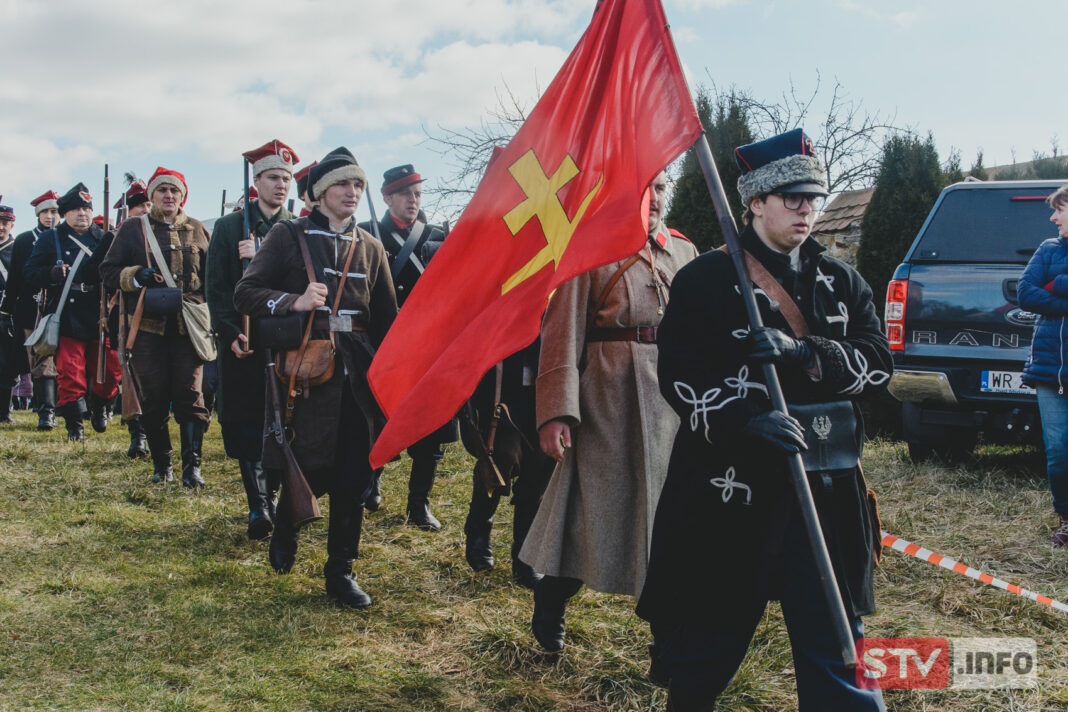 Klasztorne ogrody pełne huku wystrzałów i zapachu prochu. Inscenizacji II bitwy opatowskiej z roku 1864