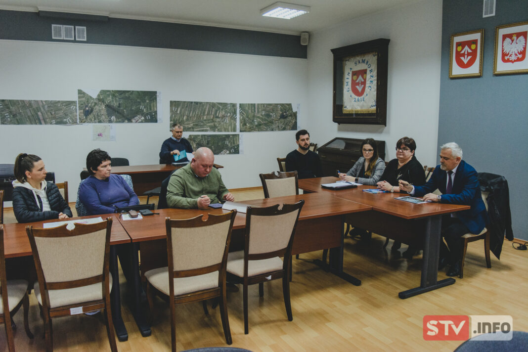 Trzy koncepcje odcinka drogi nr 79 Sośniczany – Koprzywnica. Konsultacje w Samborcu