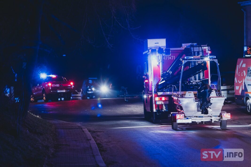 Wywrócony kajak na Wiśle i akcja ratunkowa. Jeden z poszkodowanych… zamknął się w domu