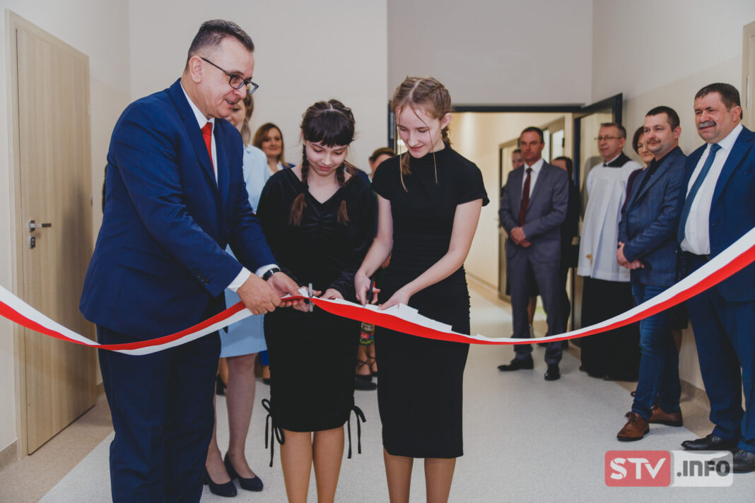 Mydłów ma nowoczesną salę sportową. Piękne otwarcie