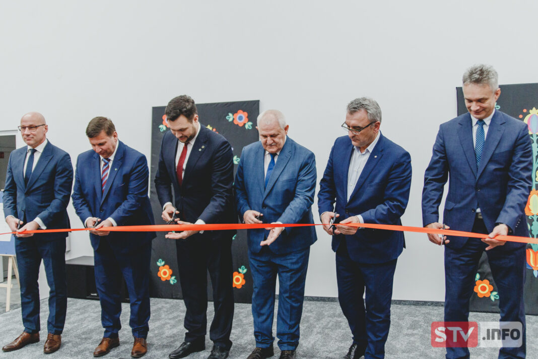 Szkoła w Sichowie świętowała. Centrum edukacyjno-szkoleniowe oddane do użytku