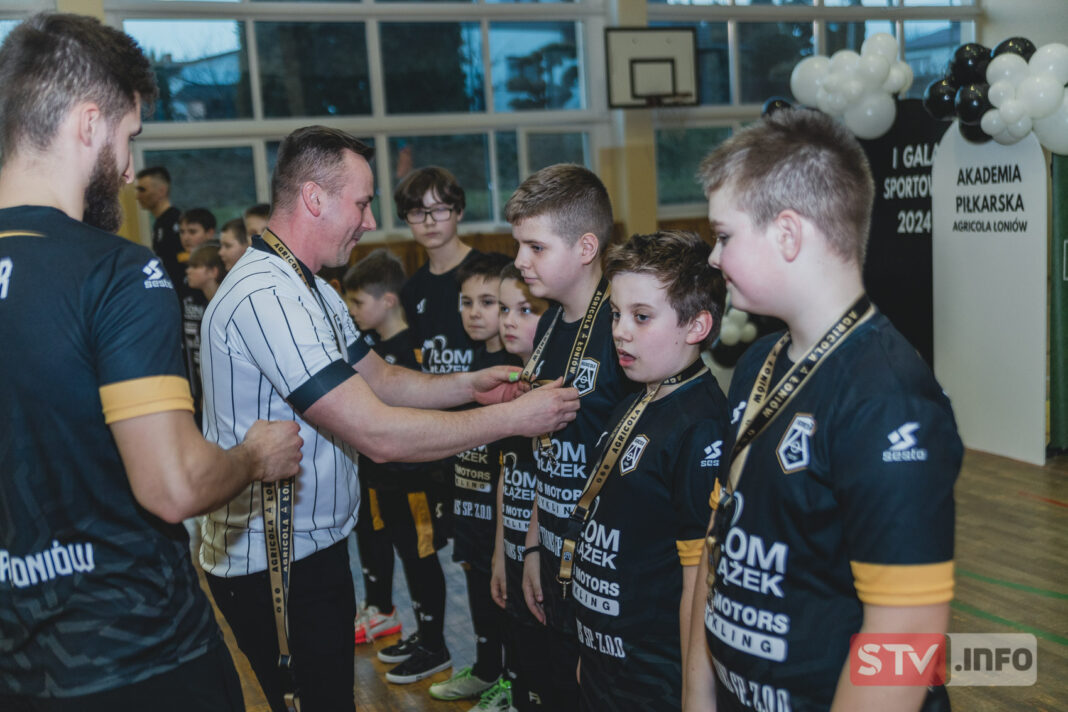 Sportowa gala w Łoniowie. Akademia zaprezentowała piłkarzy