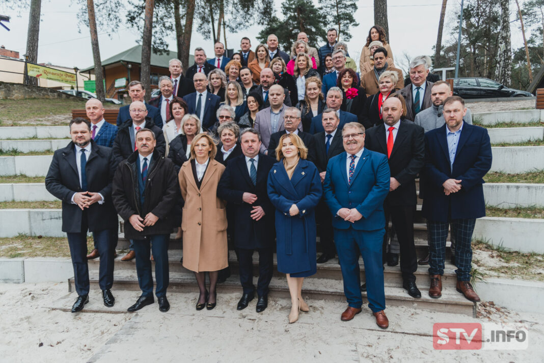 Staszowskie PiS odsłoniło karty. Znamy kandydatów do powiatu i sejmiku