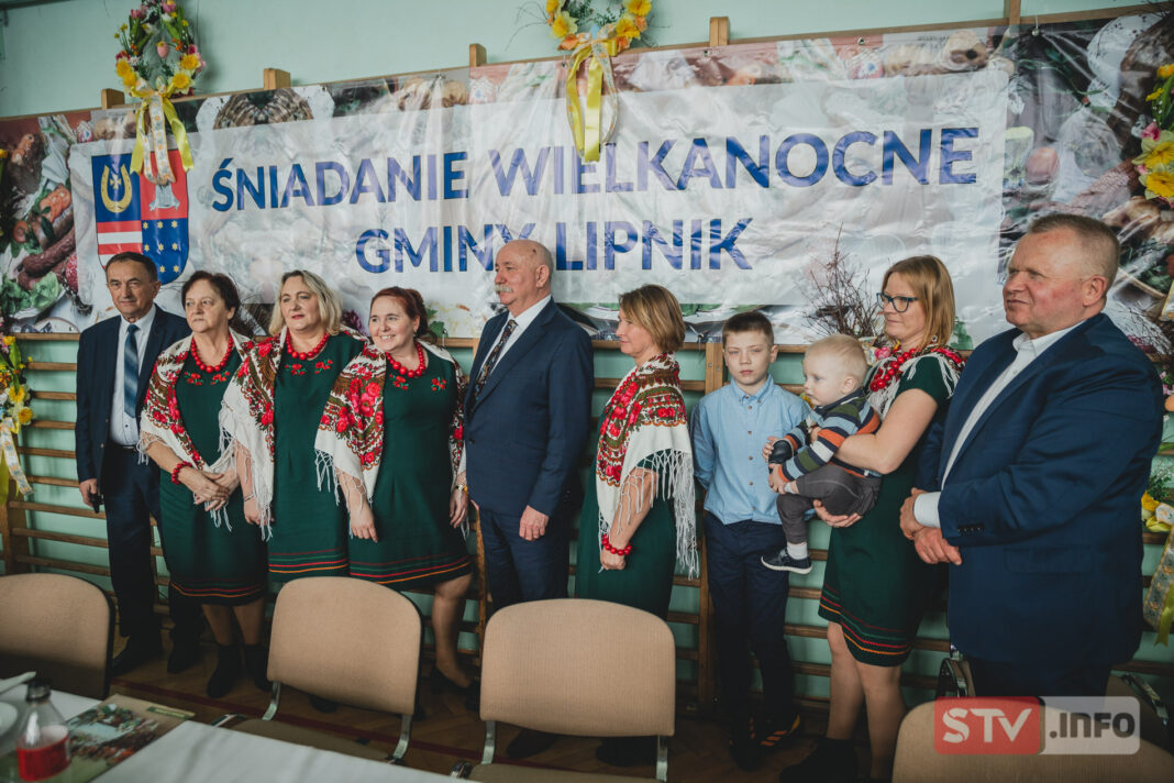 Pełne stoły i przepiękna oprawa muzyczna. Śniadanie wielkanocne w gminie Lipnik