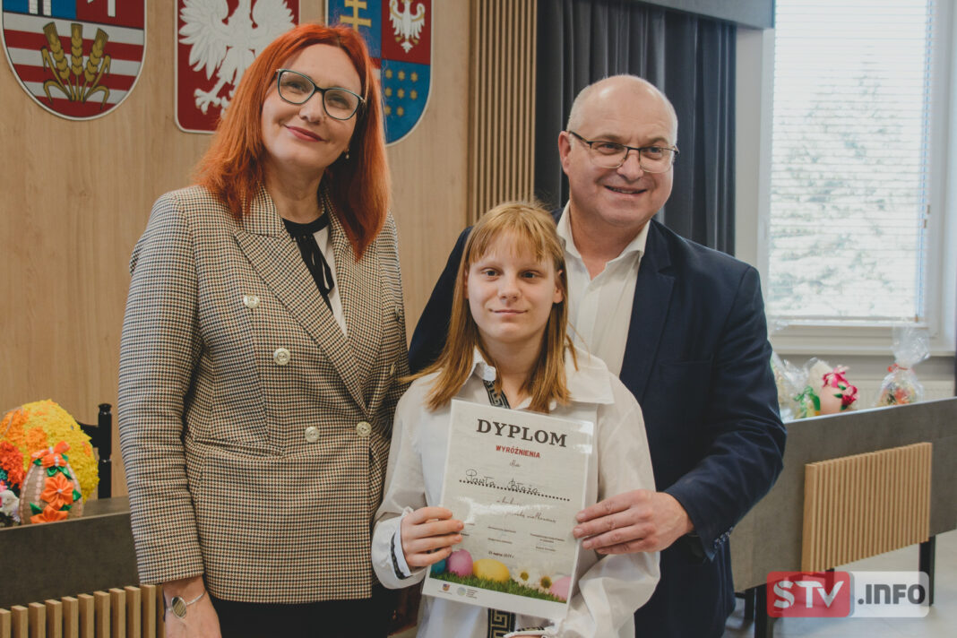 Nagrody za pisanki od opatowskiego starosty. Były piękne i barwne