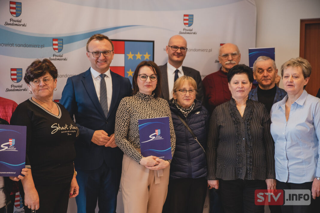 Powiat sandomierski wsparł organizacje pozarządowe. Umowy podpisane