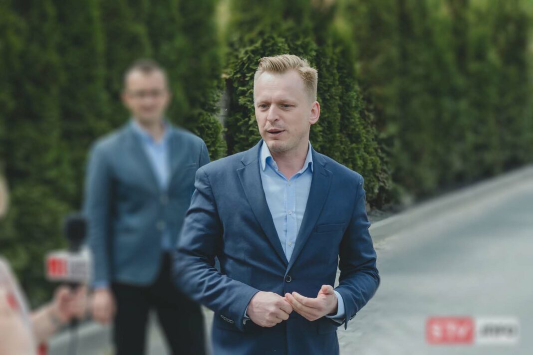 Fenomen Michała Mendaka. Ile kosztuje podatników rzecznik burmistrza Sandomierza?