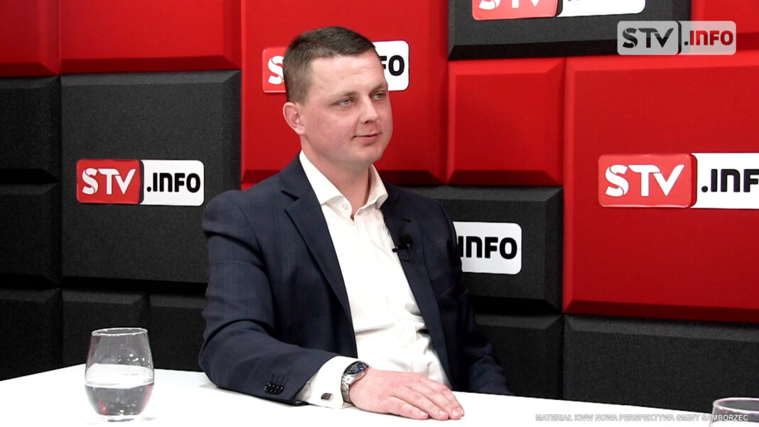 OSTATNIA PROSTA. Adrian Wołos: Już będąc radnym planowałem swój start w wyborach o fotel wójta