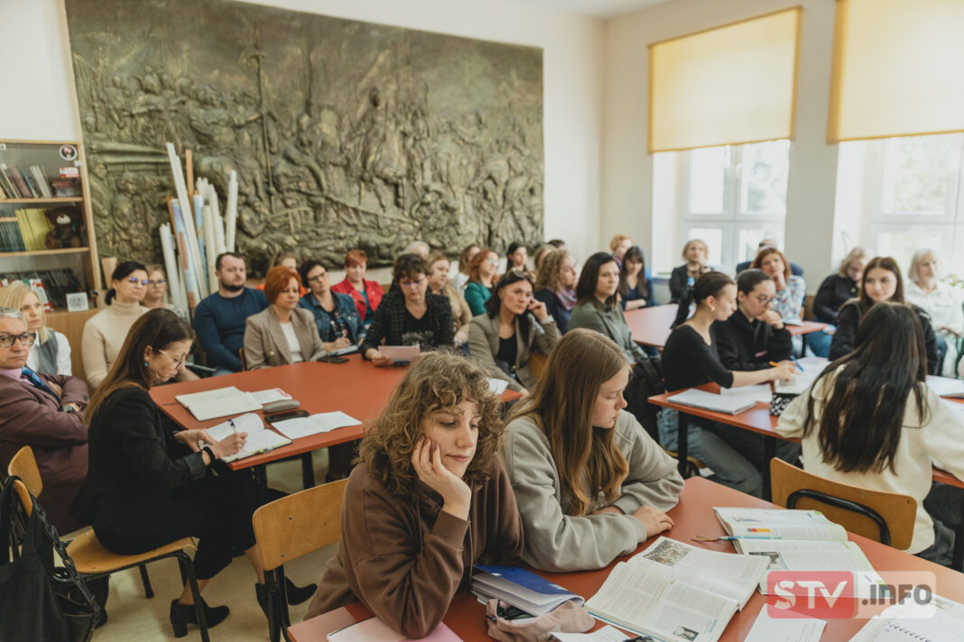 Ogólnopolska konferencja w opatowskim „Bartoszu”. Co zamiast stopni?