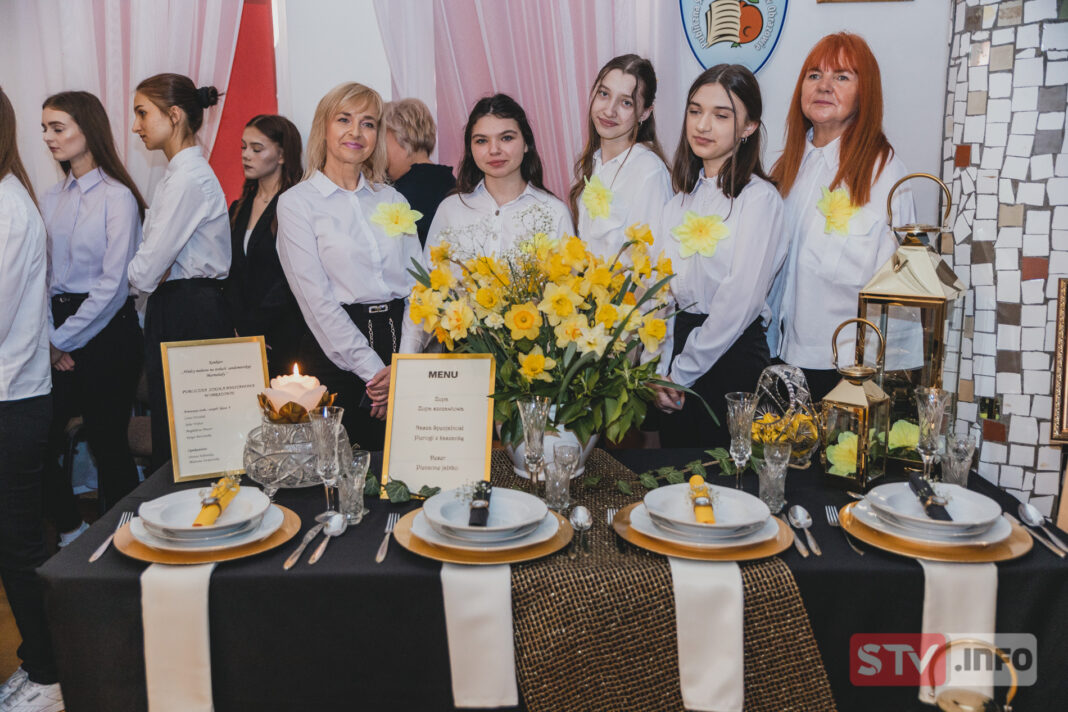 Sandomierska „Marmolada” zaprosiła na wystawę. Zastawy inspirowane dziełami mistrzów