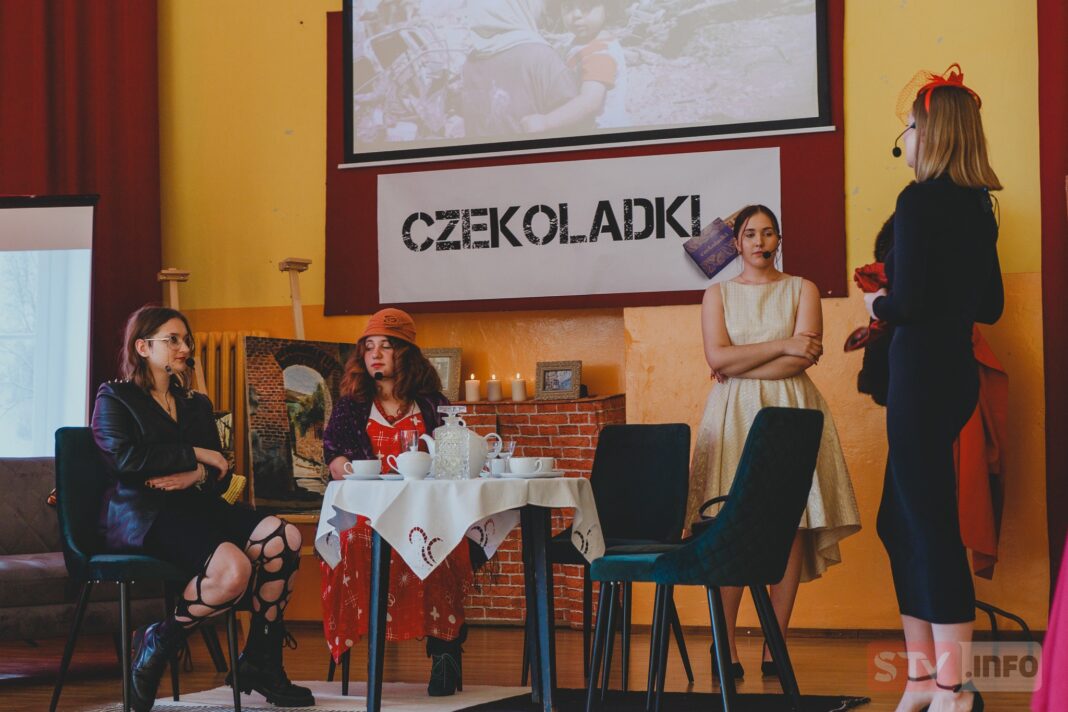 Rewelacyjny spektakl w sandomierskim „ekonomiku”. „Czekoladki” przyjęte owacyjnie