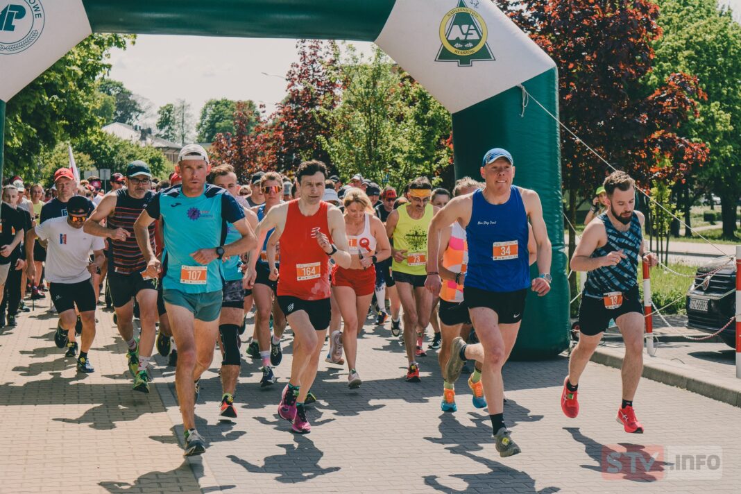 Biegli i maszerowali do serca księdza Kołłątaja. Rywalizacja, piknik i potańcówka w Wiśniowej