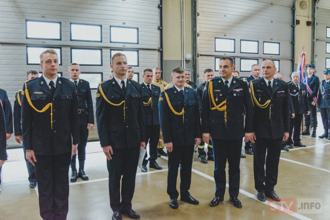 Awanse, odznaczenia i całe mnóstwo podziękowań. Strażacy z Opatowa świętowali Dzień Strażaka