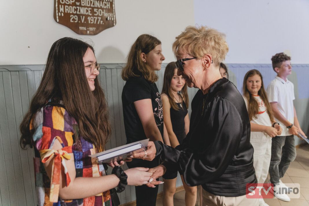 Piękna wieczornica w Bidzinach. Pamiętali o rodakach