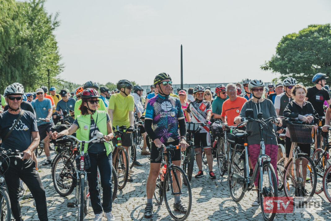 Rowerami z Sandomierza do Rozwadowa. Upamiętnili św. Jana Pawła II