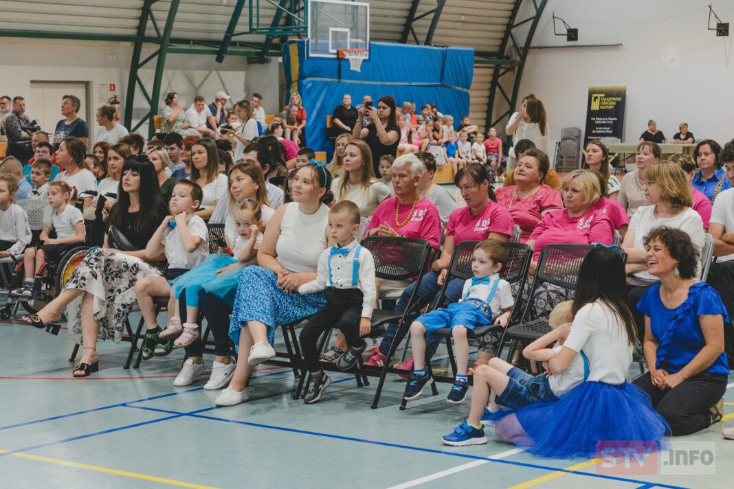 Wyjątkowy i niepowtarzalny festiwal w Staszowie. Niepełnosprawni śpiewali i tańczyli
