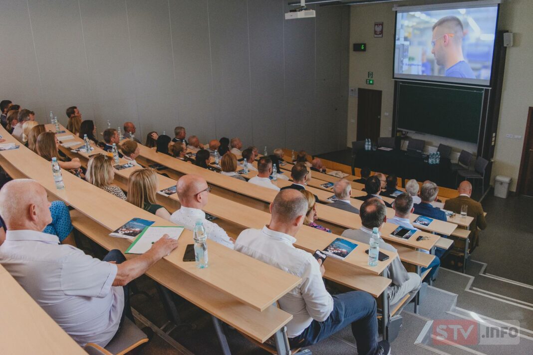 Debata w Tarnobrzegu. Szkoły są skazane na współpracę z biznesem