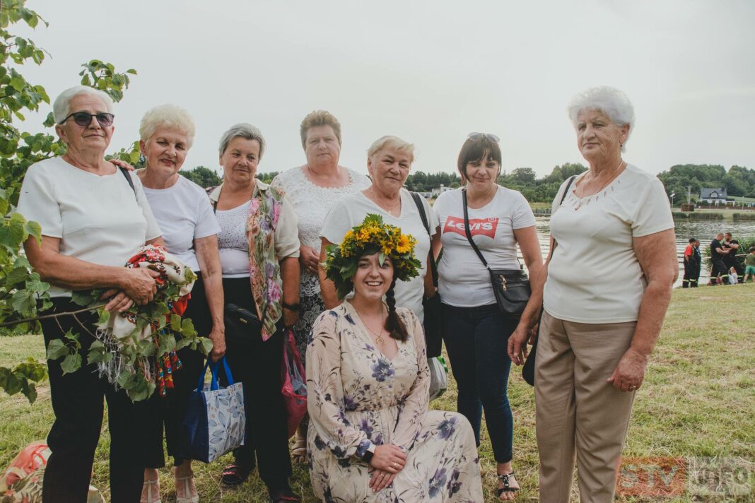 Udany II Bogoryjski Festiwal Nocy Sobótkowej. Zabawa i wicie wianków
