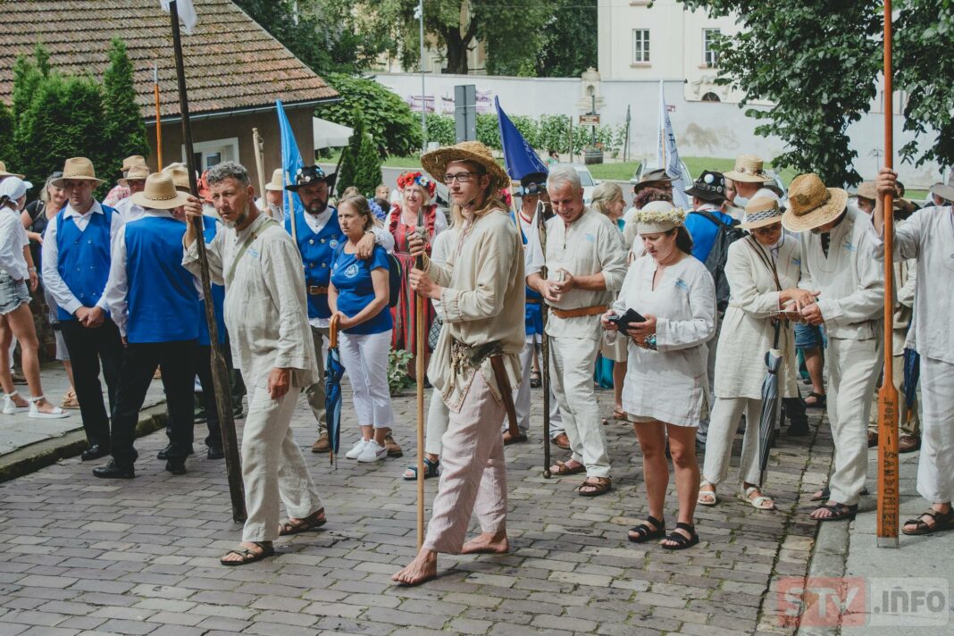 Flisacy z kluczami do Sandomierza. Udane wianki