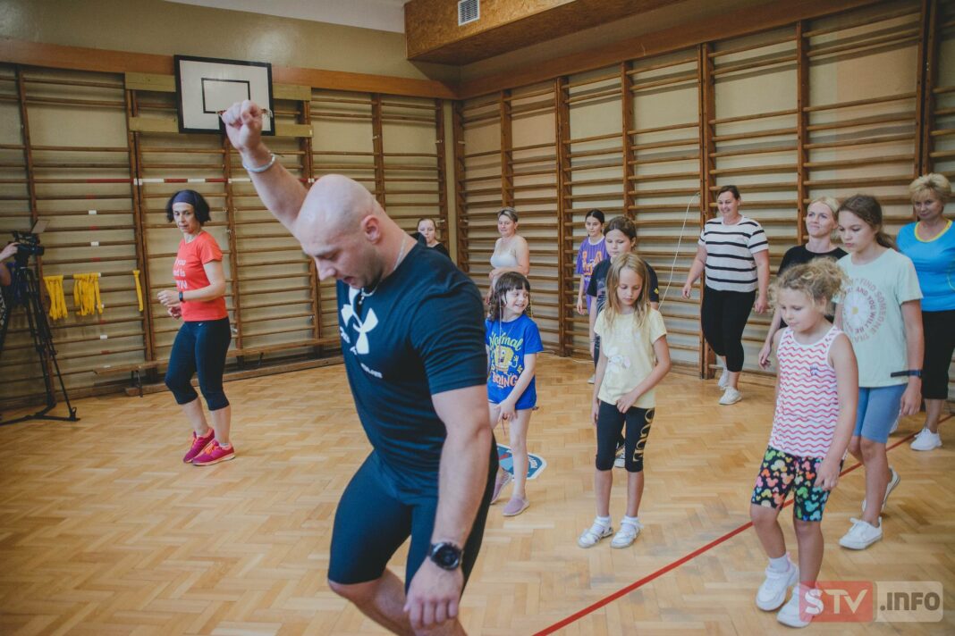 Gieraszowice postawiły na fitness. Trenują, integrują się i dobrze się bawią