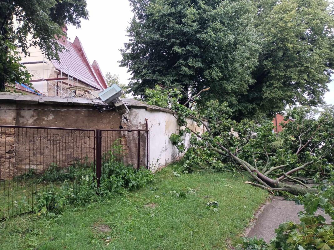 Ponad 170 zgłoszonych interwencji do straży w Sandomierzu i Opatowie. To nie koniec, spływają kolejne