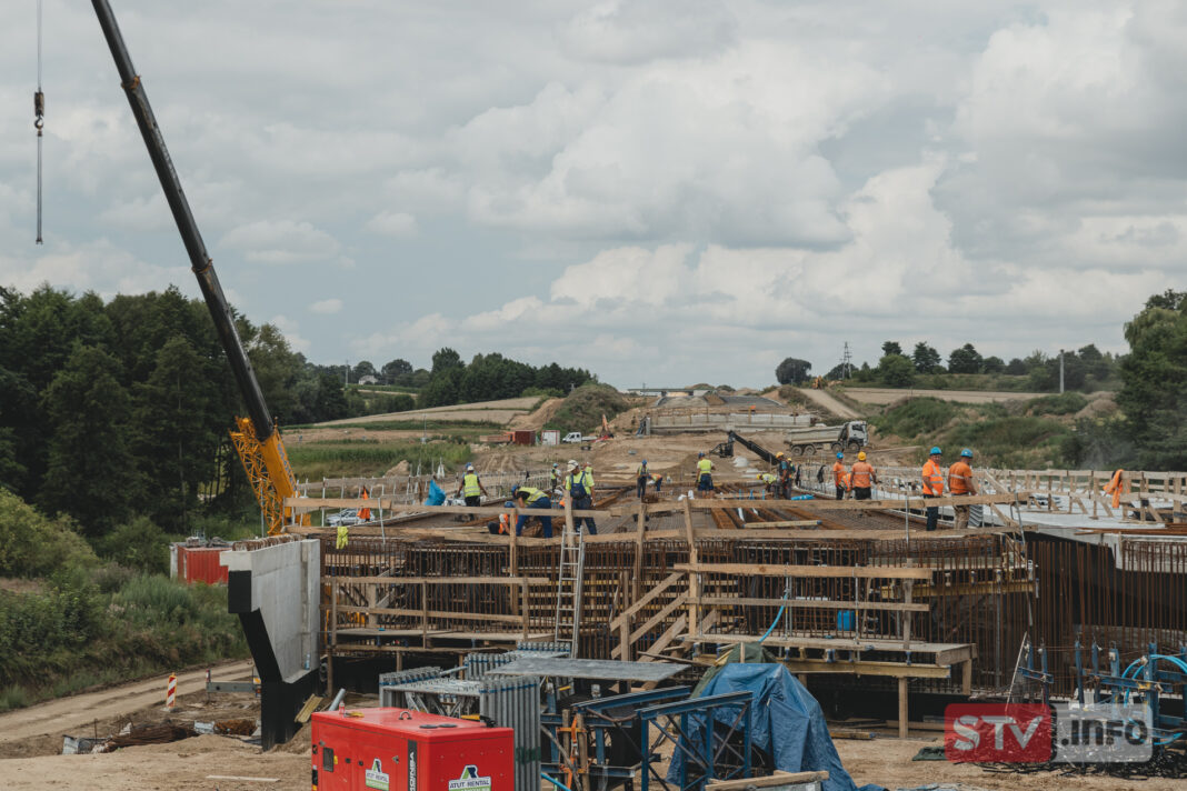 Obwodnica Opatowa gotowa w 65%. Nową ekspresówką przejedziemy w połowie 2025 roku