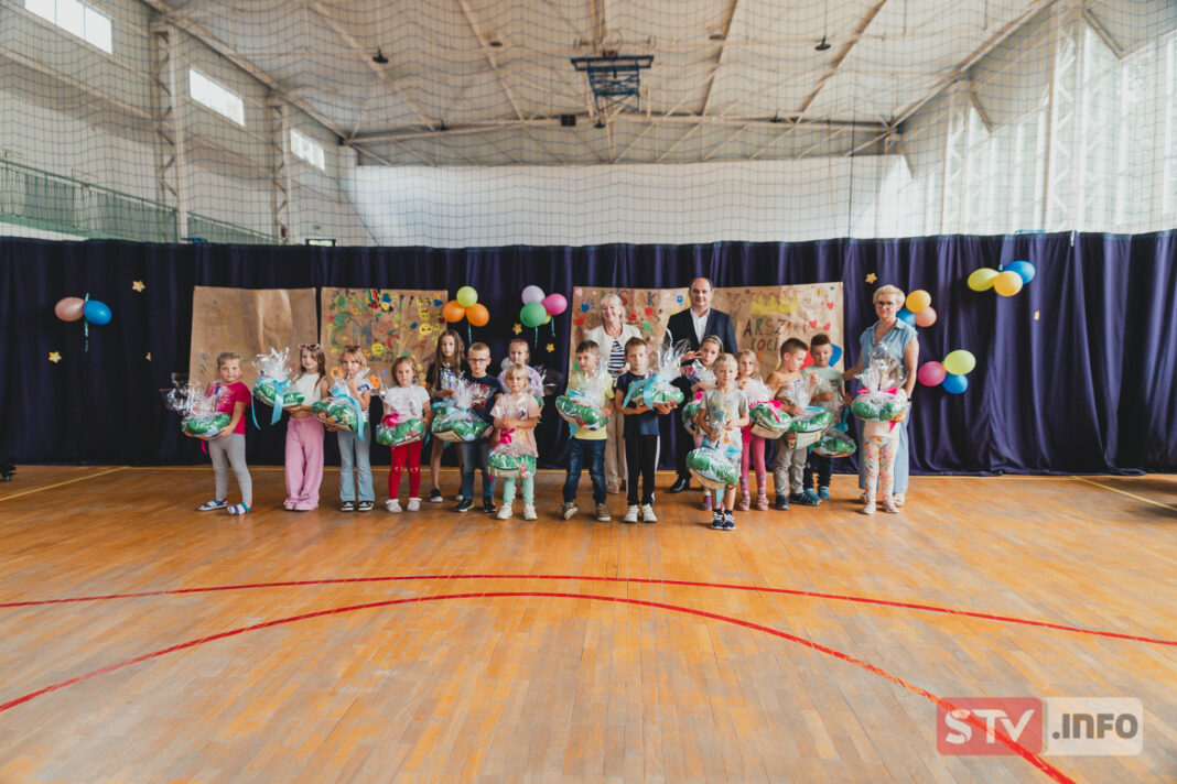 Udane półkolonie w Bidzinach. Były wycieczki, pływanie, tańce, gry, zabawy