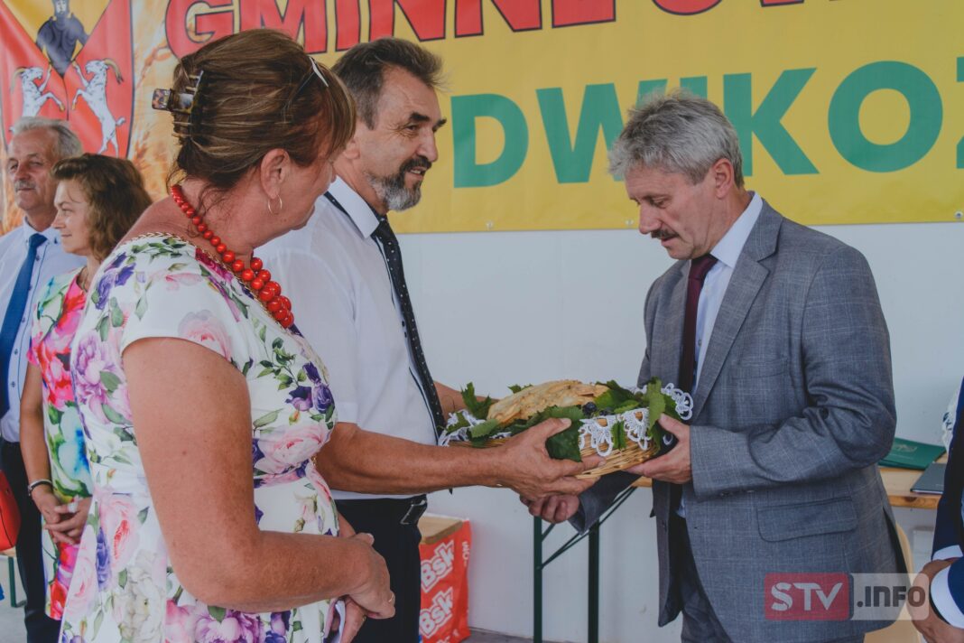 Dożynki w gminie Dwikozy. Samorząd podziękował rolnikom za ich ciężką pracę