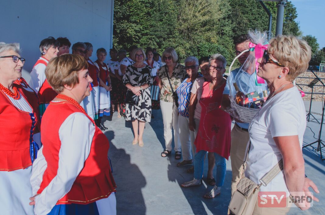 Piękny jubileusz KGW „Ziemia Dwikoska”. Piknik na stadionie