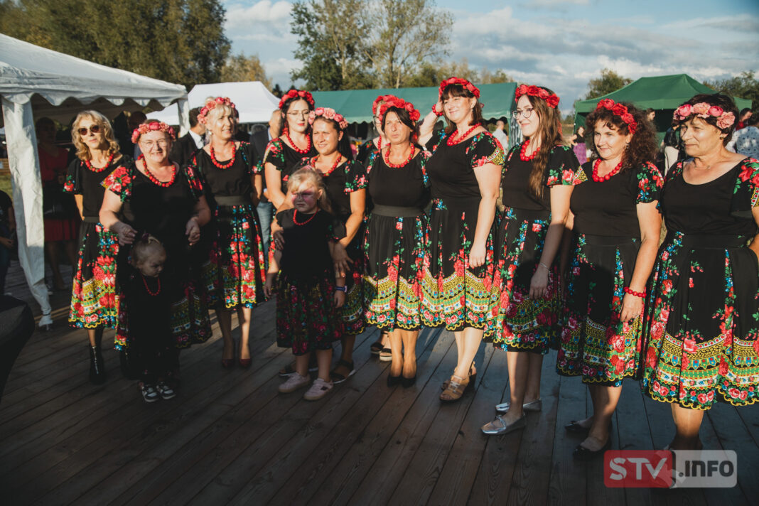 „Wrześniowe Hulanie – Międzypokoleniowe Spotkanie” w Karsach. Szalona zabawa przy stawie