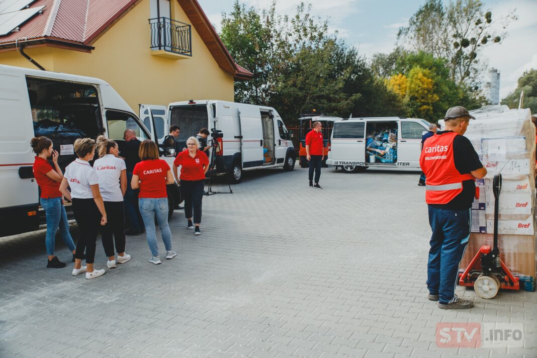 Wielkie serca wiernych Diecezji Sandomierskiej. 6 ton artykułów dla powodzian