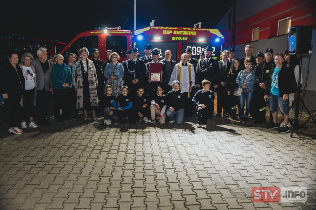 OSP w Rytwianach przywitała nowy pojazd. To dobra inwestycja dla jednostki.