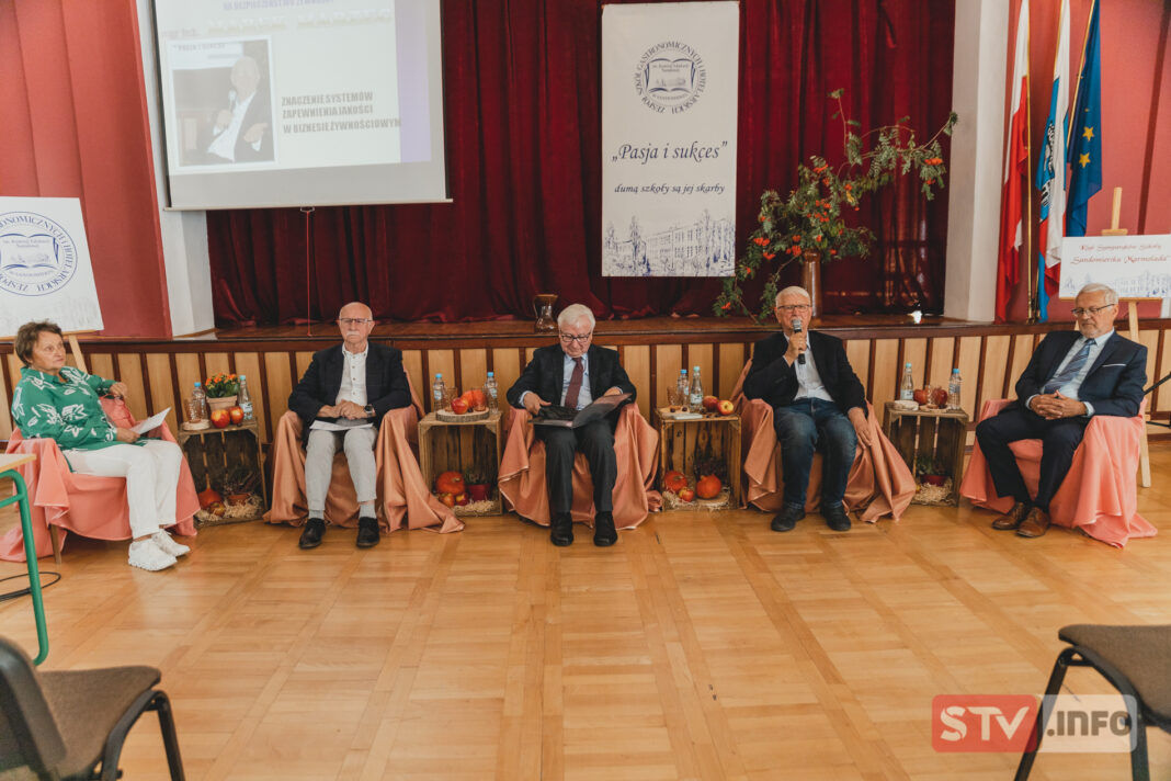 Stypendia od absolwentów dla uczniów Sandomierskiej Marmolady.