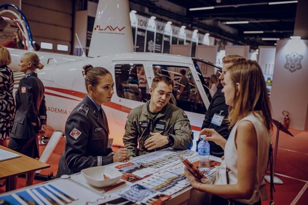 „Otwórz drzwi do kariery” w Siłach Zbrojnych odwiedzając Międzynarodowy Salon Przemysłu Obronnego już w tę sobotę