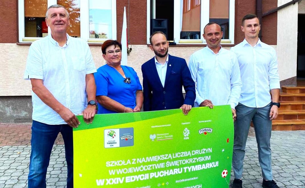 Szkoła w Klimontowie z wyróżnieniem od Pucharu Tymbarku. Otrzymali voucher na zakup sprzętu sportowego