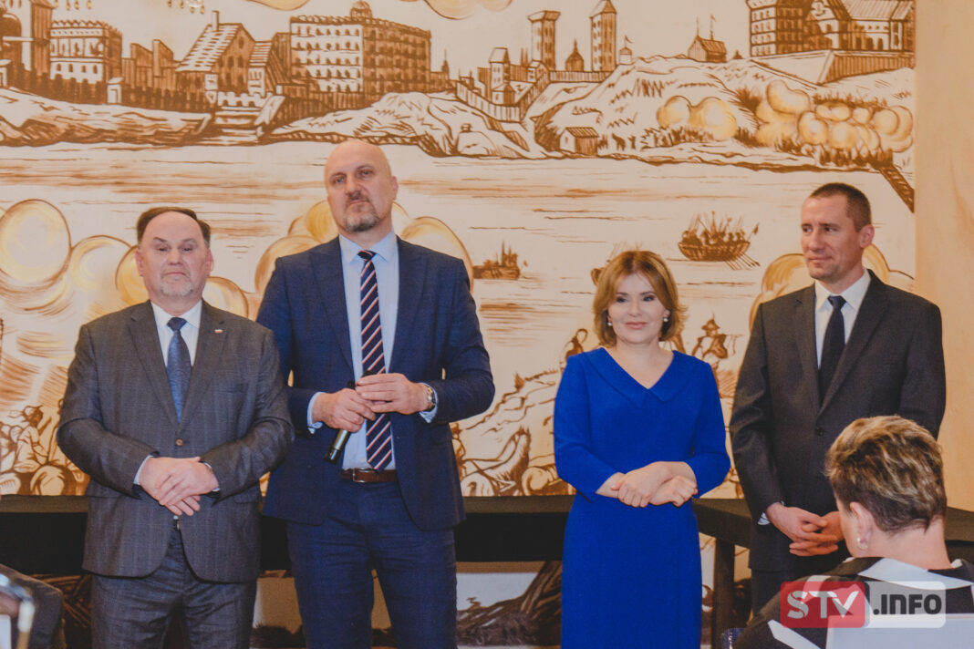 Świętokrzyski PiS wybrał władze: Szefową Anna Krupka. W zarządzie m.in. Socha, Staniek, Świerkula, Wójtowicz