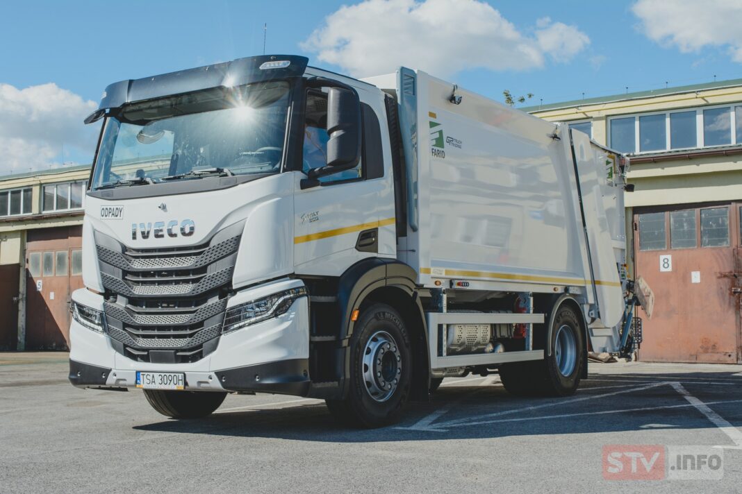 Nowa śmieciarka we flocie transportowej PGKiM w Sandomierzu