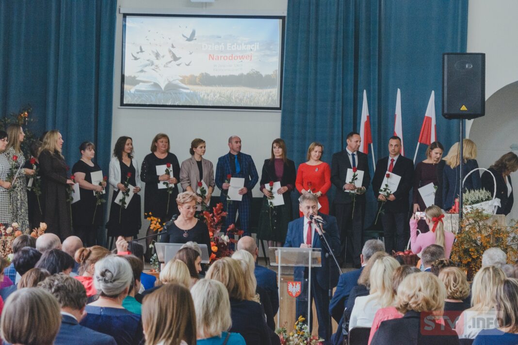 Święto nauczycieli w Sandomierzu. Wręczono nagrody i awanse