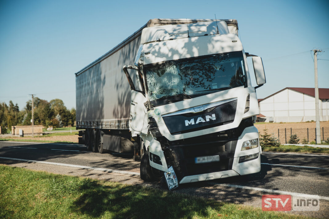 GIERCZYCE: MAN-em w mercedesa. Kierowca w szpitalu