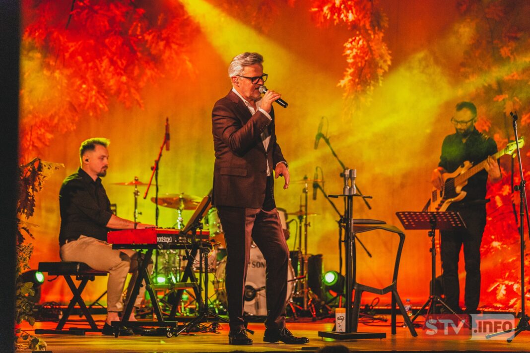 Cudowny wieczór w Staszowskim Ośrodku Kultury. Był koncert i finisaż wystawy