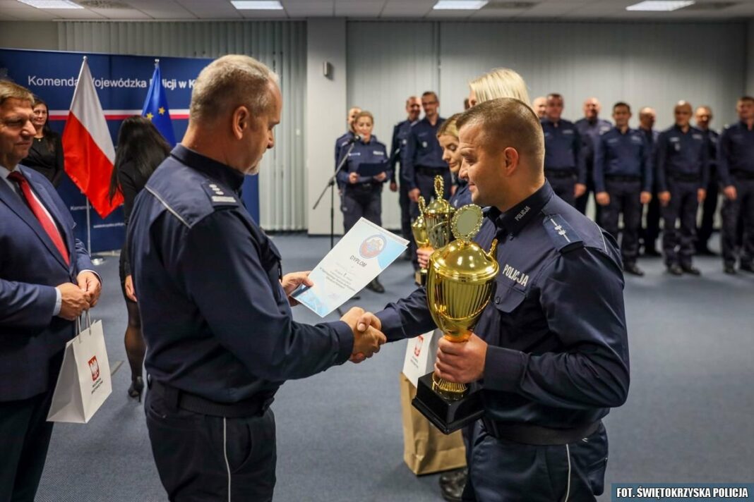 Asp. Kamil Kaptur z KPP Opatów najlepszy w województwie. Wie jak oskarżać przestępców