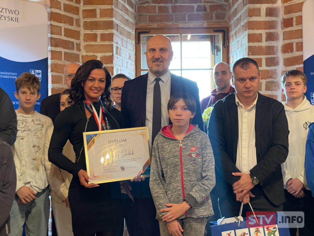 Wicemistrzyni świata Katarzyna Dudek z gratulacjami od władz województwa