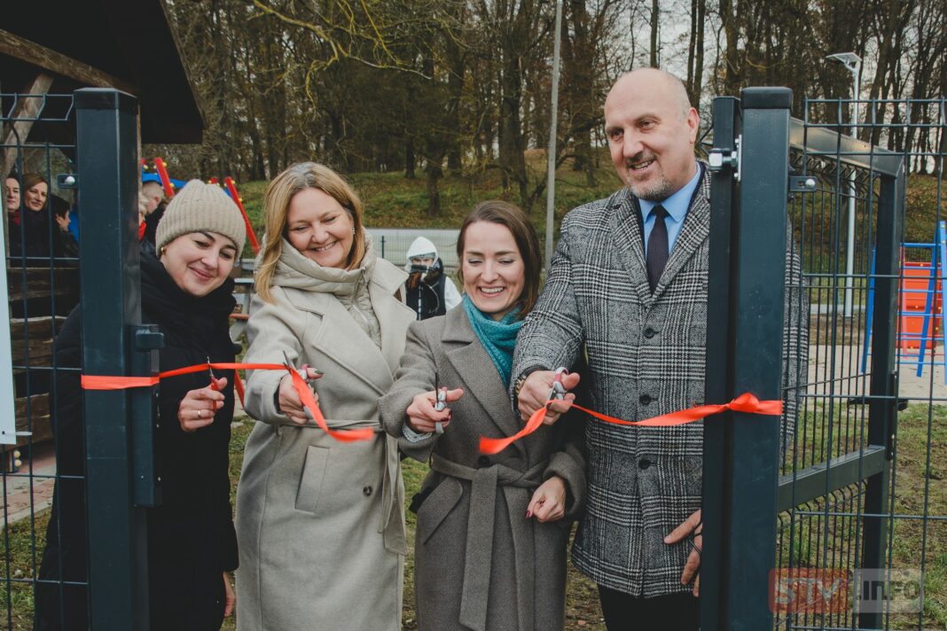 Plac zabaw w Łoniowie otwarty. To miejsce dla dzieci ale też dla dorosłych